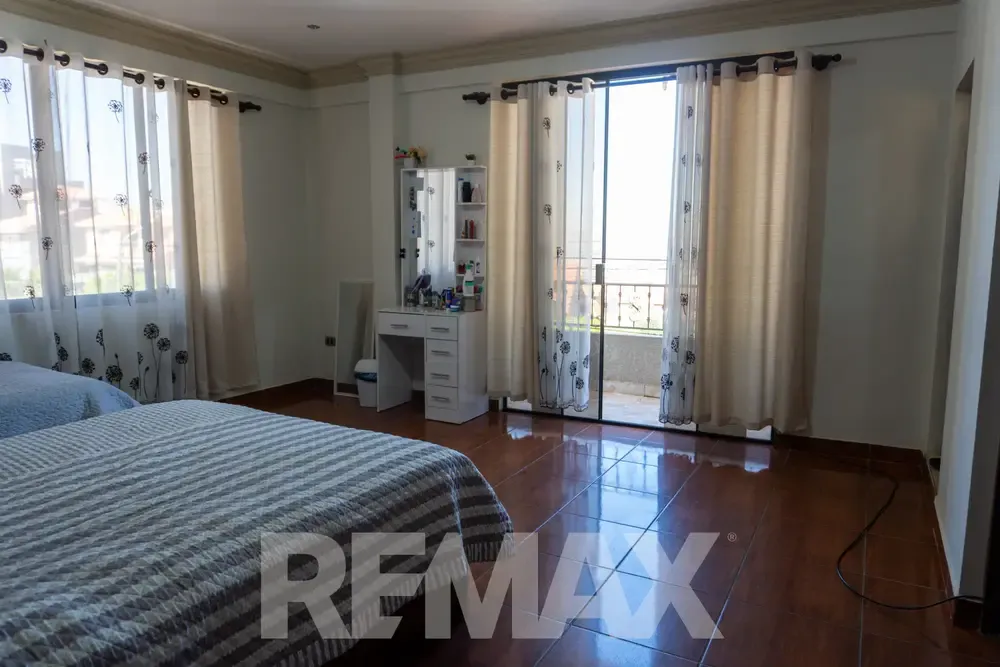 Foto 12 de Casa de 4 dormitorios en venta en Temporal, Cochabamba, con 315,59 m² construidos