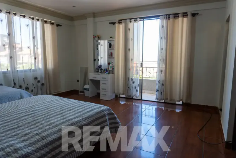Foto 12 de Casa de 4 dormitorios en venta en Temporal, Cochabamba, con 315,59 m² construidos