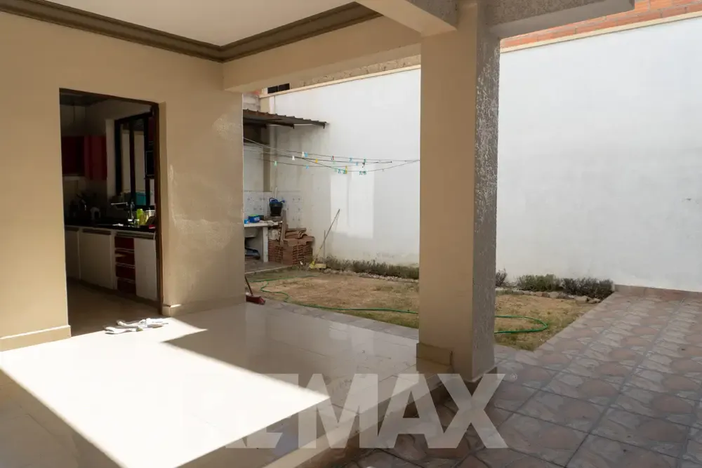 Foto 3 de Casa de 4 dormitorios en venta en Temporal, Cochabamba, con 315,59 m² construidos