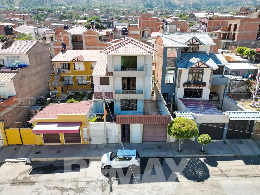 Foto 5 de Casa de 4 dormitorios en venta en Temporal, Cochabamba, con 315,59 m² construidos