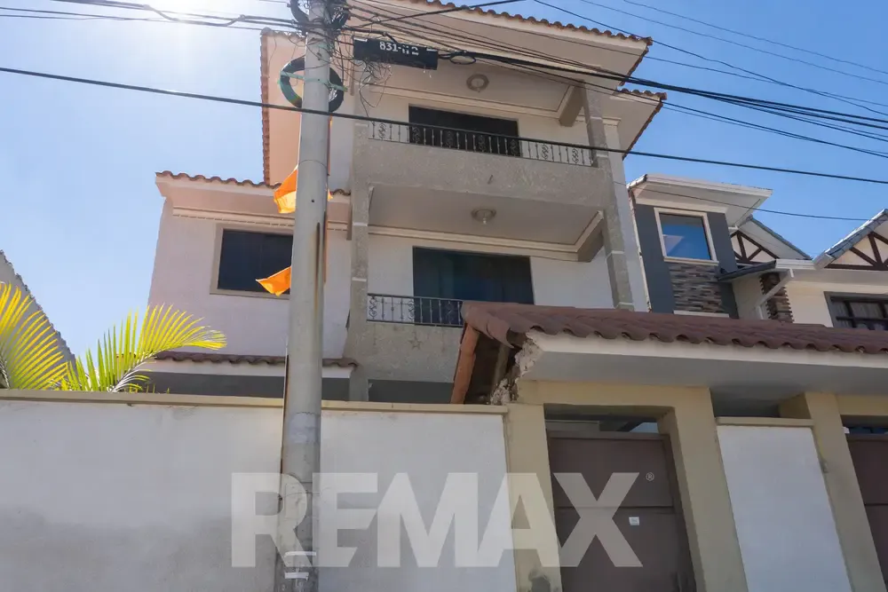 Foto 1 de Casa de 4 dormitorios en venta en Temporal, Cochabamba, con 315,59 m² construidos