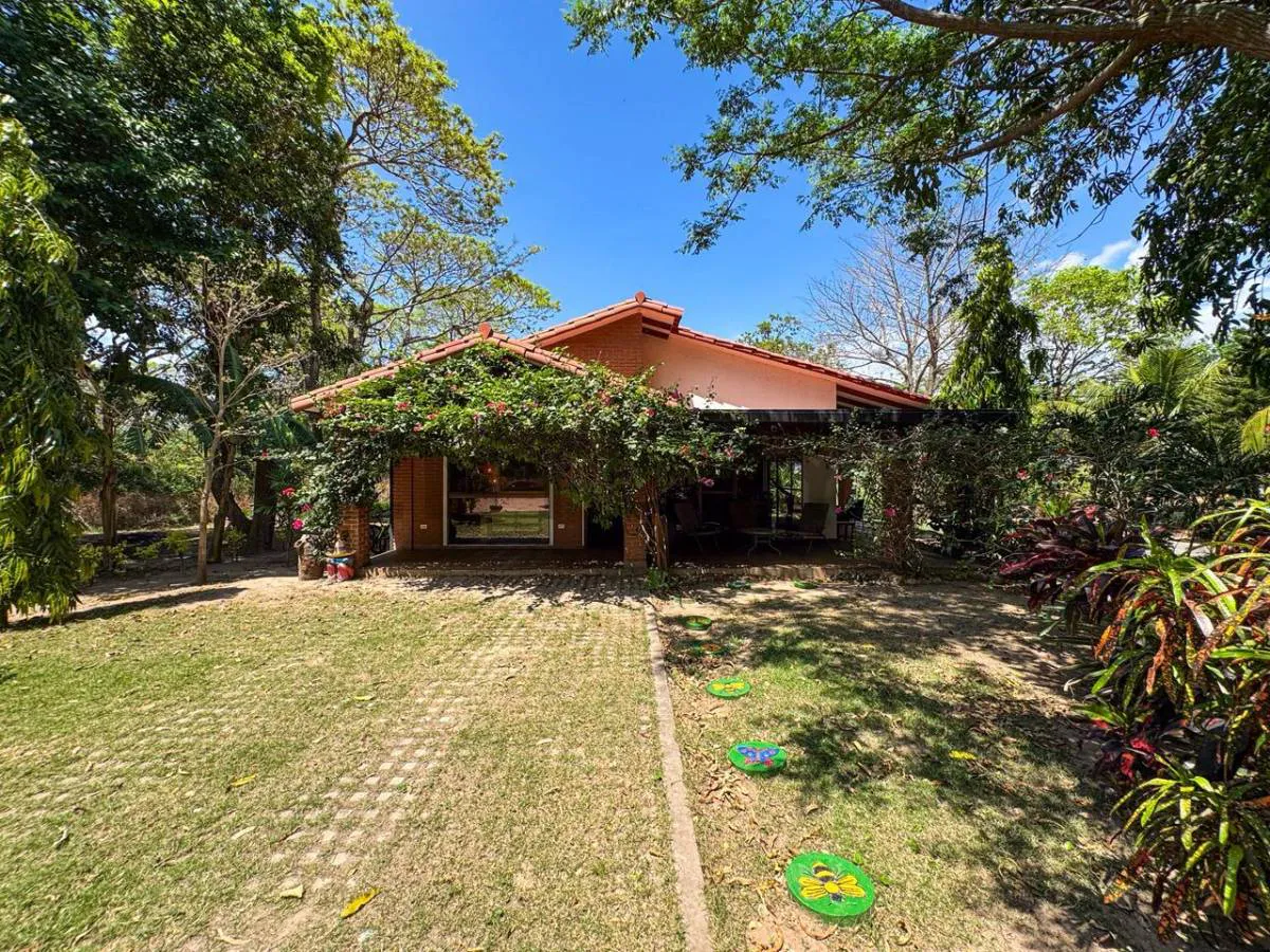 Foto 2 de *Casa Quinta en Venta – Urb. Río Selva*