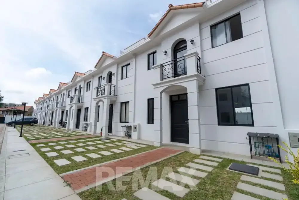 Foto 4 de Hermosa Casa en Alquiler – Condominio Jardines de El Shaddai