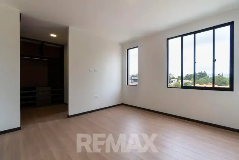 Foto 12 de Hermosa Casa en Alquiler – Condominio Jardines de El Shaddai