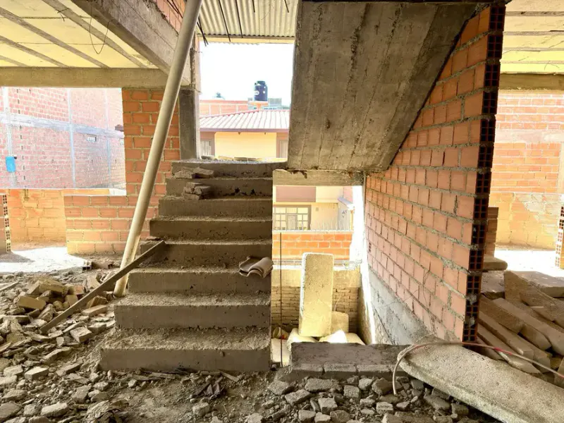 Foto 16 de Casa en Obra Gruesa con Espacio Comercial en Venta