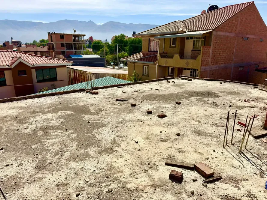 Foto 19 de Casa en Obra Gruesa con Espacio Comercial en Venta