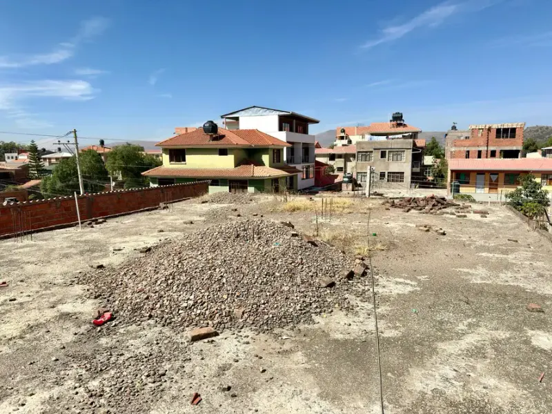 Foto 20 de Casa en Obra Gruesa con Espacio Comercial en Venta