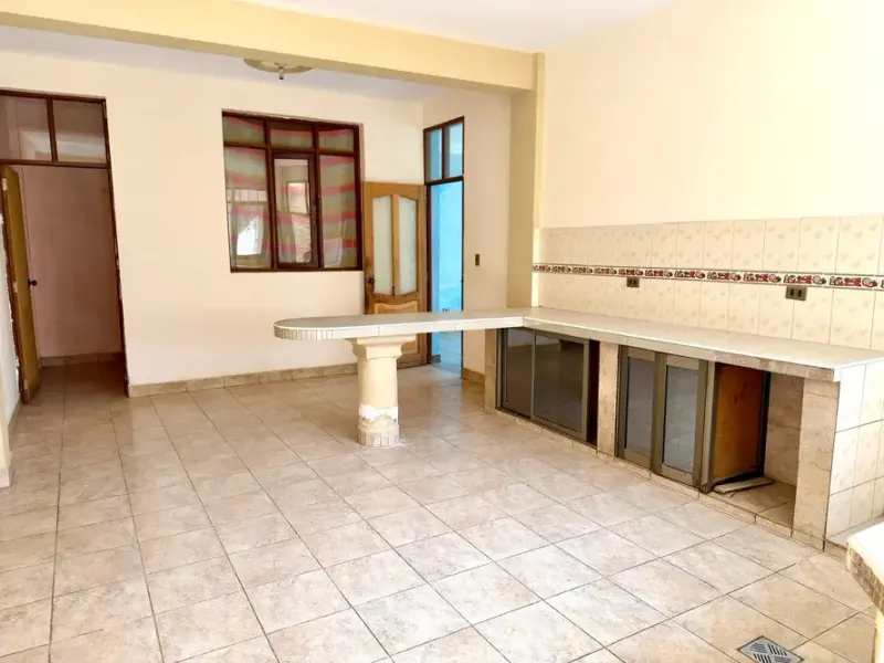 Foto 7 de Casa en Obra Gruesa con Espacio Comercial en Venta
