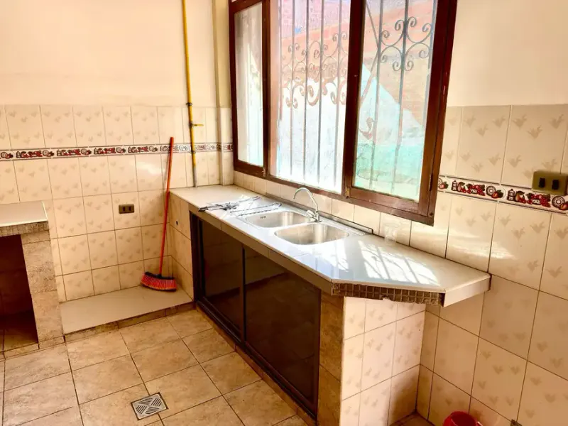 Foto 8 de Casa en Obra Gruesa con Espacio Comercial en Venta