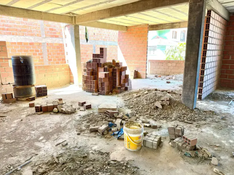 Foto 17 de Casa en Obra Gruesa con Espacio Comercial en Venta