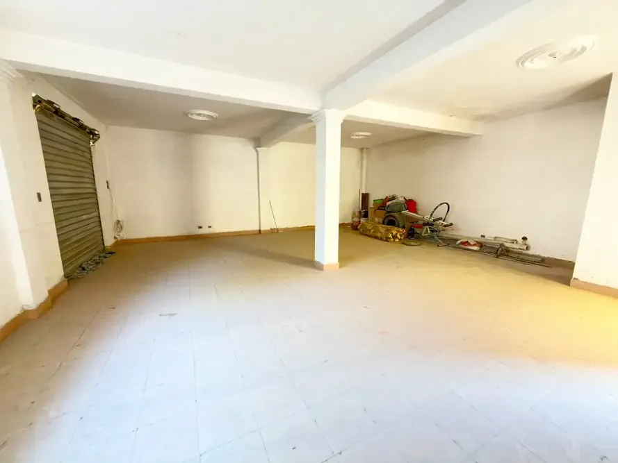 Foto 4 de Casa en Obra Gruesa con Espacio Comercial en Venta