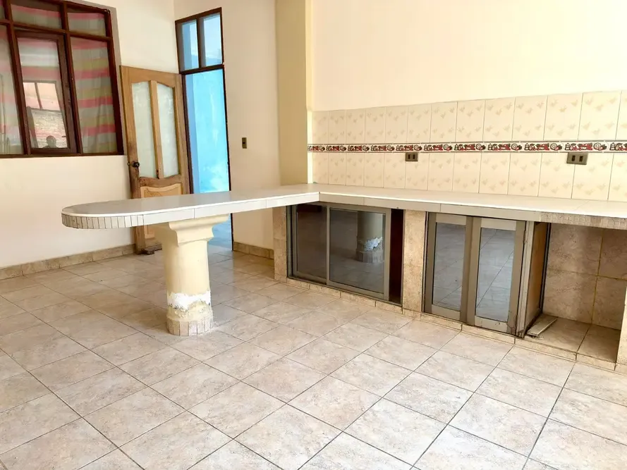 Foto 9 de Casa en Obra Gruesa con Espacio Comercial en Venta