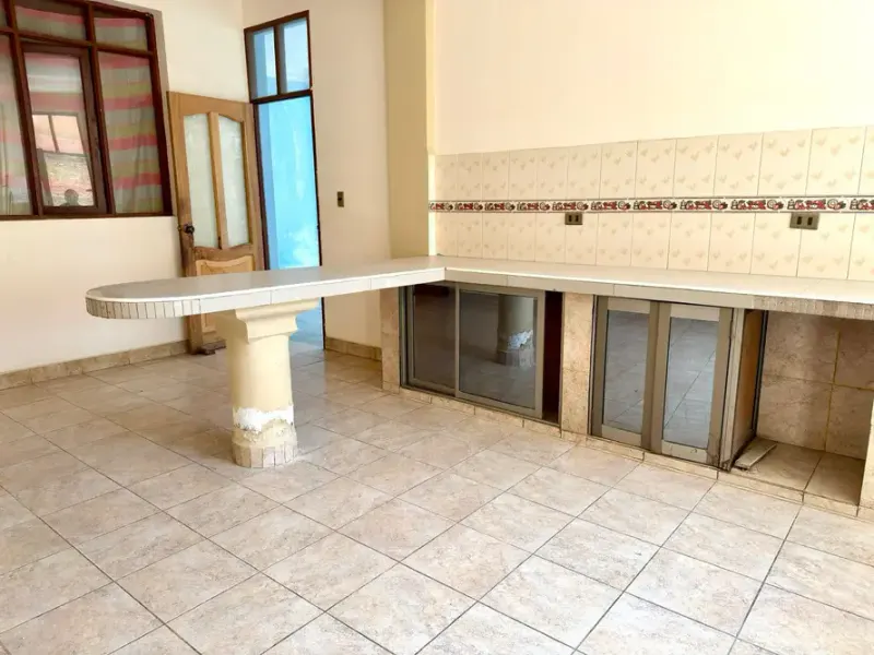 Foto 9 de Casa en Obra Gruesa con Espacio Comercial en Venta