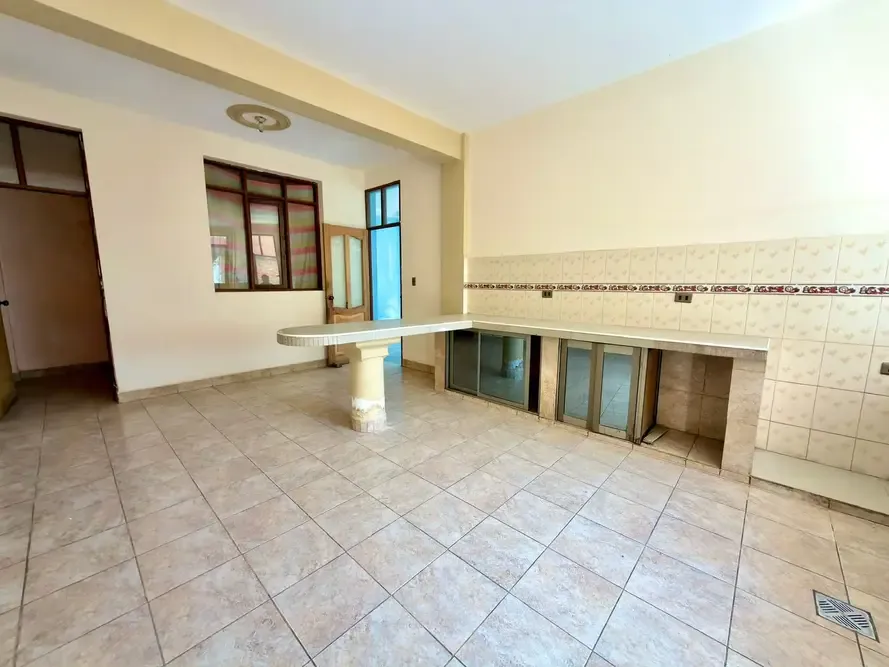Foto 10 de Casa en Obra Gruesa con Espacio Comercial en Venta