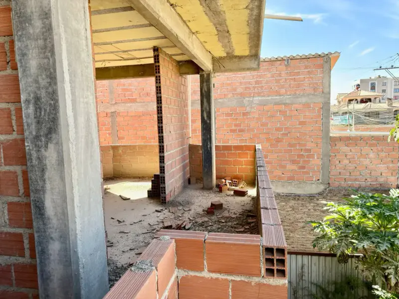 Foto 18 de Casa en Obra Gruesa con Espacio Comercial en Venta