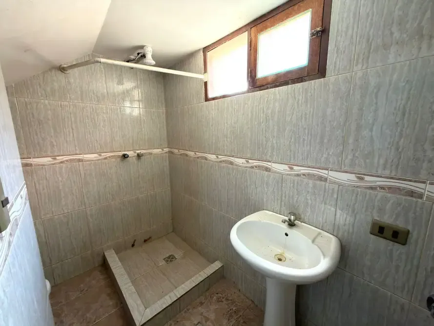 Foto 13 de Casa en Obra Gruesa con Espacio Comercial en Venta