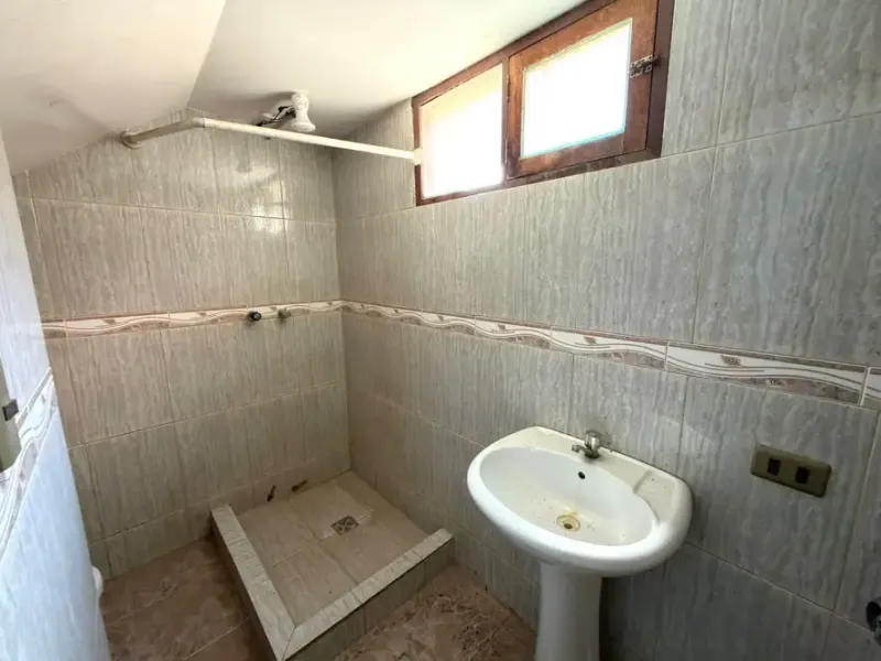 Foto 13 de Casa en Obra Gruesa con Espacio Comercial en Venta
