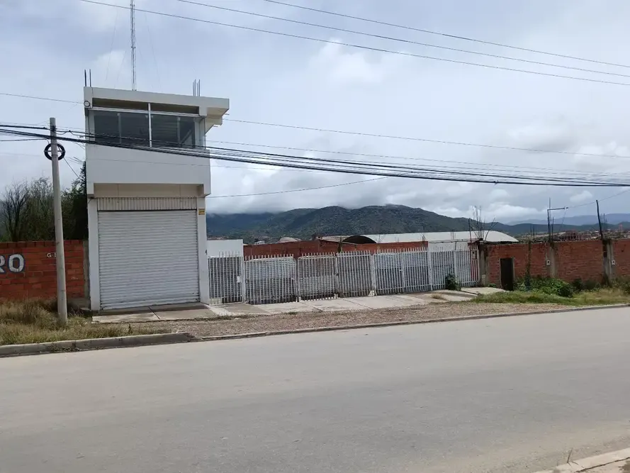 Foto 11 de Alquiler lote con local comercial