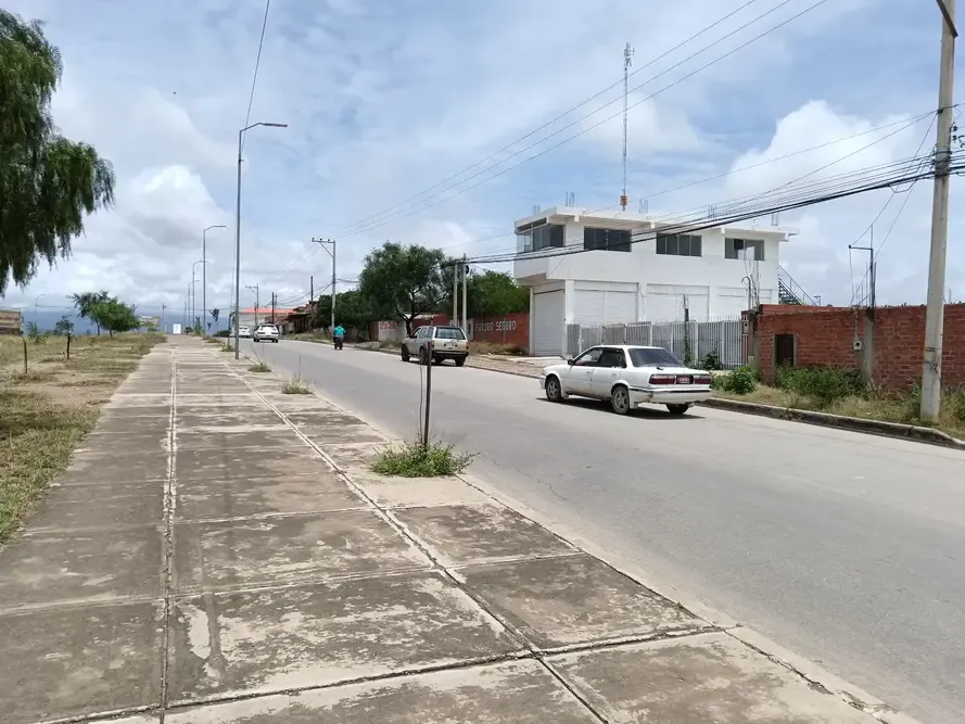 Foto 9 de Alquiler lote con local comercial