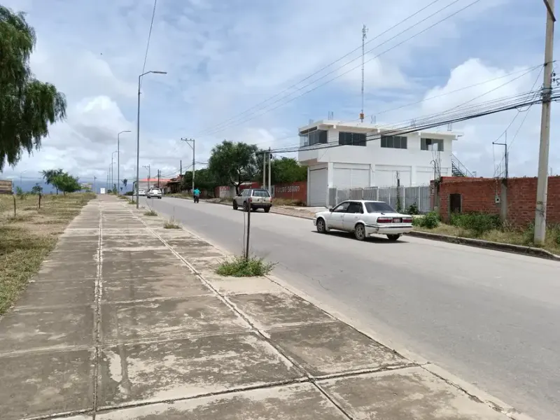 Foto 9 de Alquiler lote con local comercial