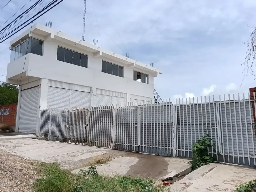 Foto 8 de Alquiler lote con local comercial