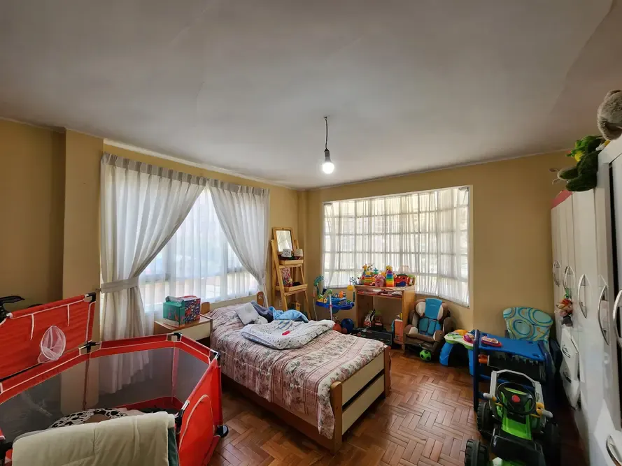 Foto 4 de Casa Como Terreno en Venta, Cota Cota