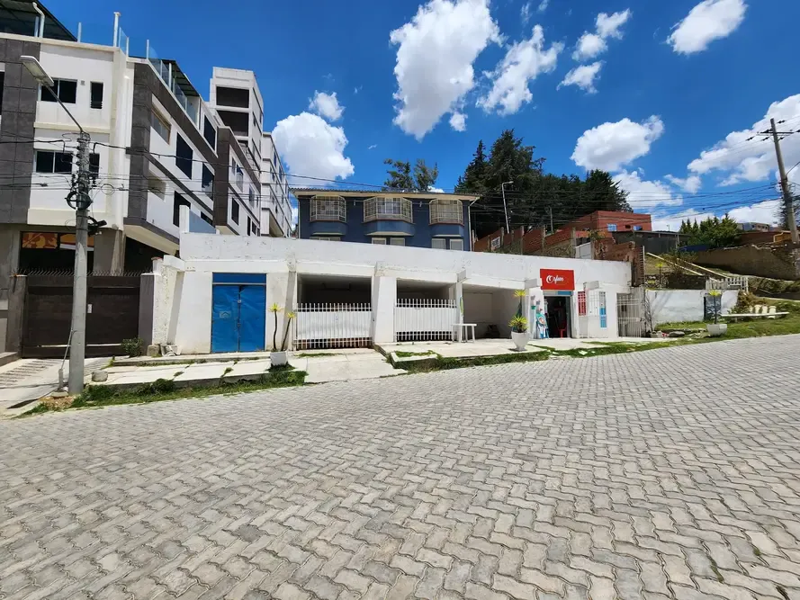 Foto 1 de Casa Como Terreno en Venta, Cota Cota