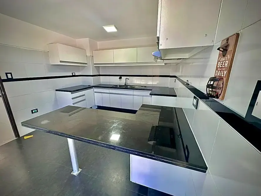 Foto 8 de 🏡 Departamento en Venta – Edificio Montecarlo I | Sucre
