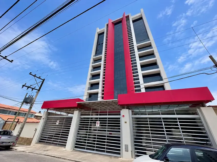 Foto 2 de 🏡 Departamento en Venta – Edificio Montecarlo I | Sucre