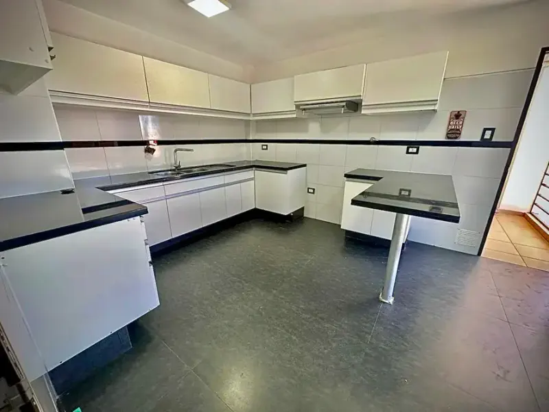 Foto 9 de 🏡 Departamento en Venta – Edificio Montecarlo I | Sucre