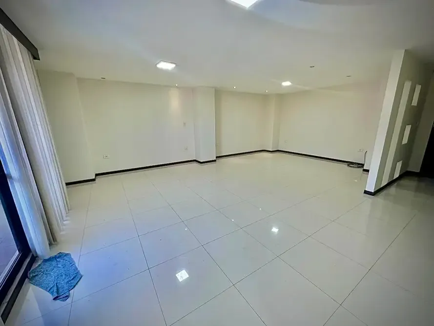 Foto 5 de 🏡 Departamento en Venta – Edificio Montecarlo I | Sucre