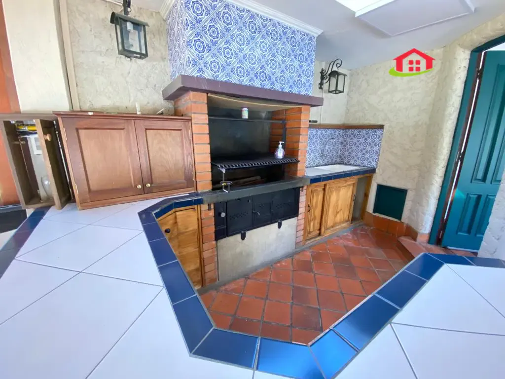 Foto 2 de En venta hermosa casa en Calacoto