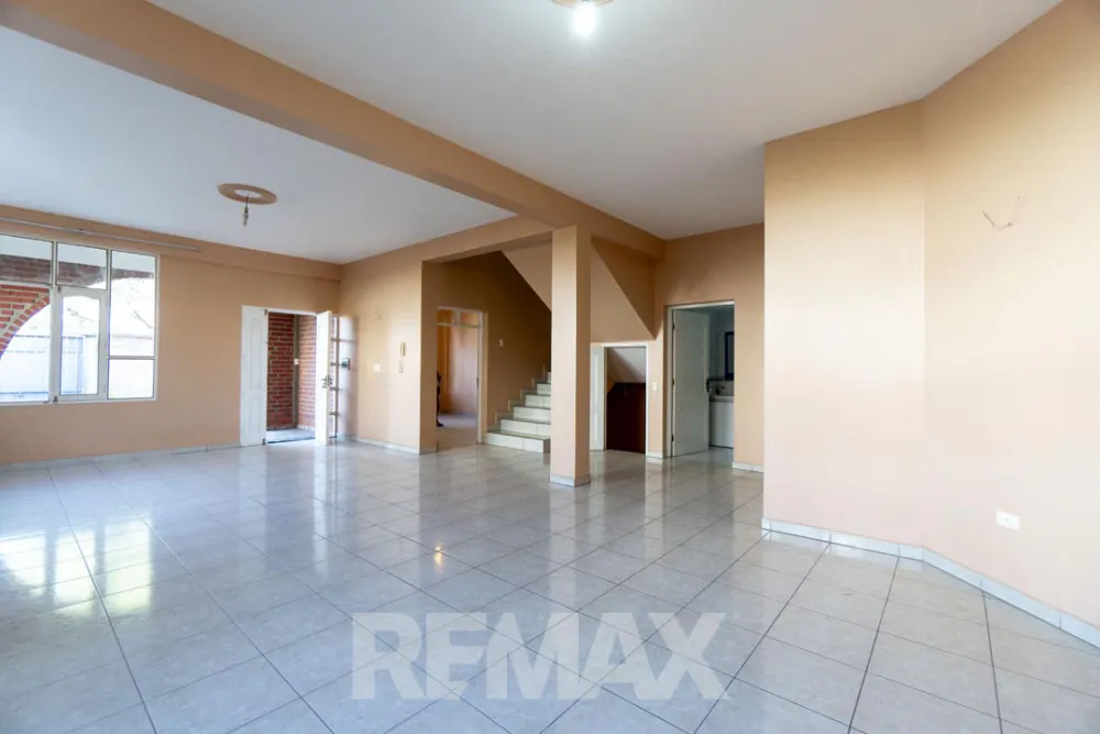 Foto 3 de Hermosa Casa en Venta – Colcapirhua a Una Cuadra de La Av. Blanco Galindo