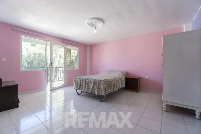Foto 10 de Hermosa Casa en Venta – Colcapirhua a Una Cuadra de La Av. Blanco Galindo