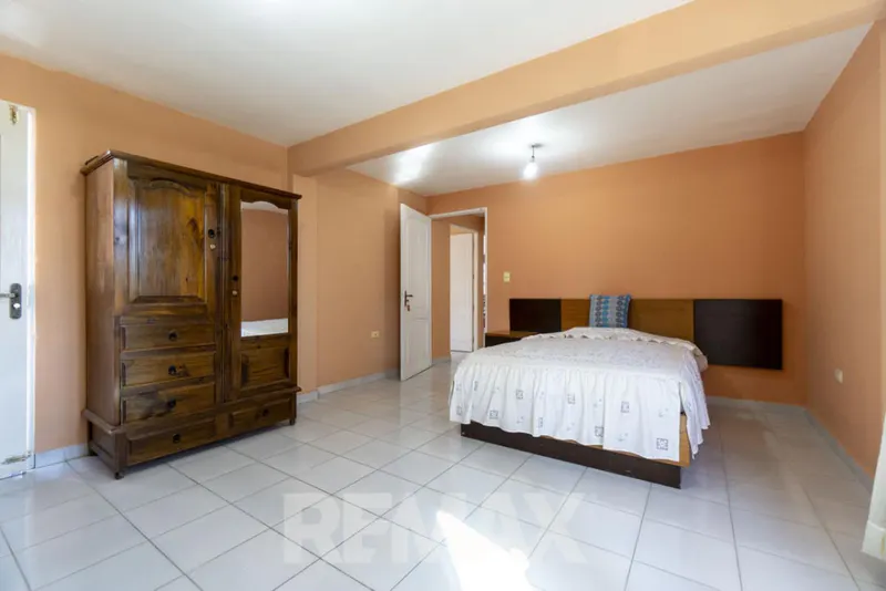 Foto 12 de Hermosa Casa en Venta – Colcapirhua a Una Cuadra de La Av. Blanco Galindo