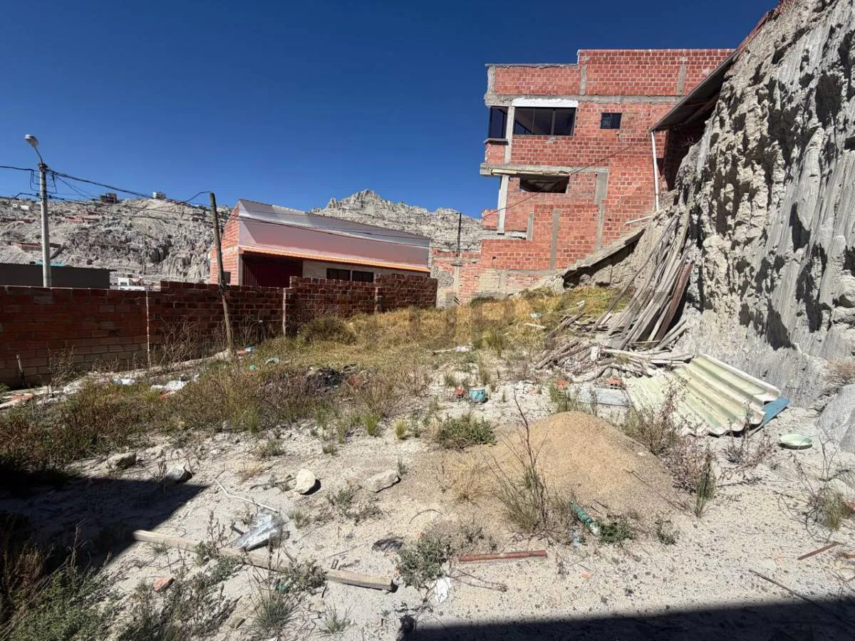 Foto 1 de Terreno en Venta Bajo Llojeta