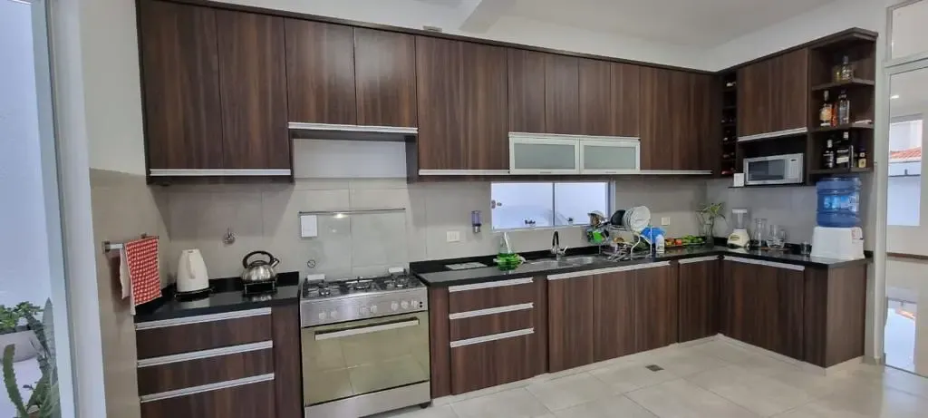 Foto 4 de Vendo Lujosa Casa Minimalista Hermosa Terraza Zona El Mirador