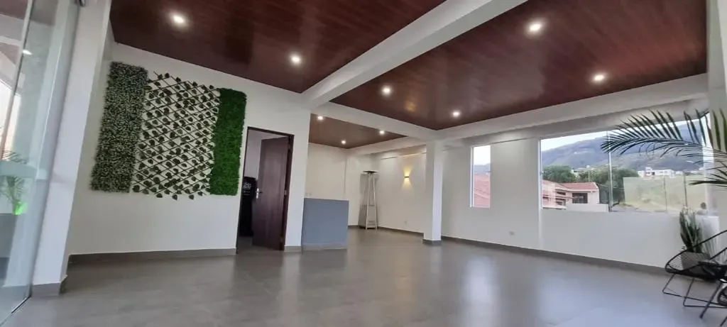 Foto 5 de Vendo Lujosa Casa Minimalista Hermosa Terraza Zona El Mirador