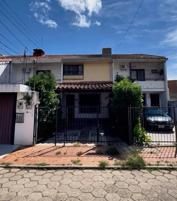 Foto 3 de Casa en Alquiler – Av. Charcas (1er y 2do anillo)