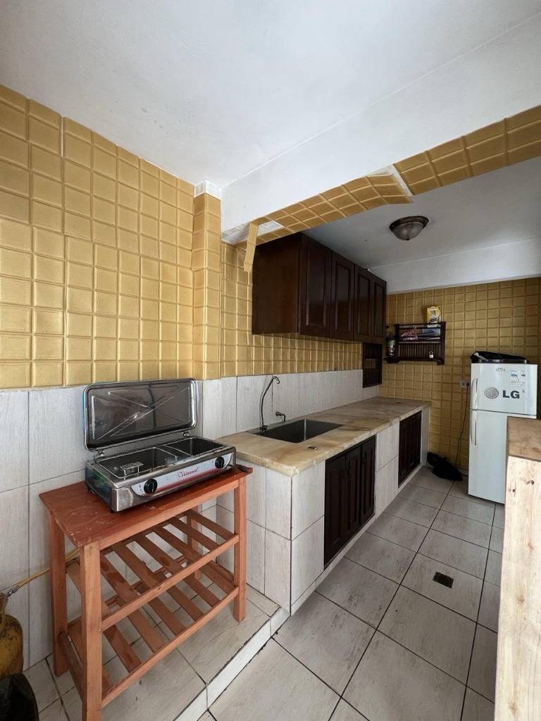 Casa en Alquiler – Av. Charcas (1er y 2do anillo)