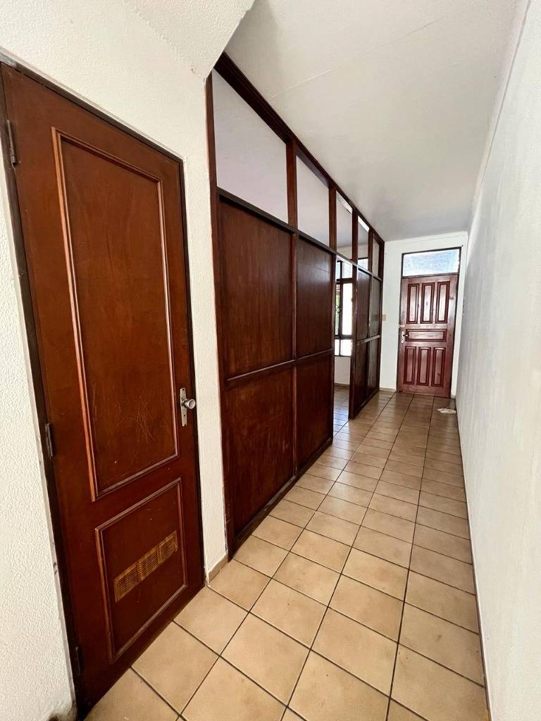 Foto 10 de Casa en Alquiler – Av. Charcas (1er y 2do anillo)