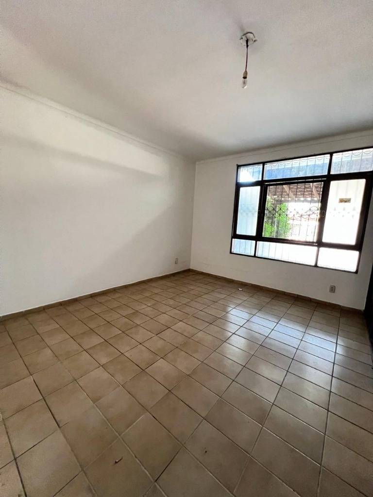 Foto 13 de Casa en Alquiler – Av. Charcas (1er y 2do anillo)