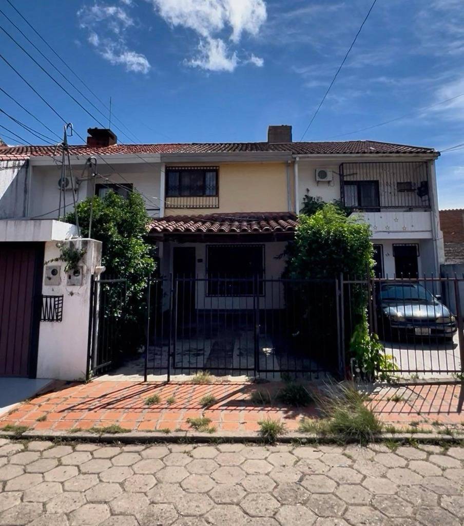Foto 3 de Casa en Alquiler – Av. Charcas (1er y 2do anillo)