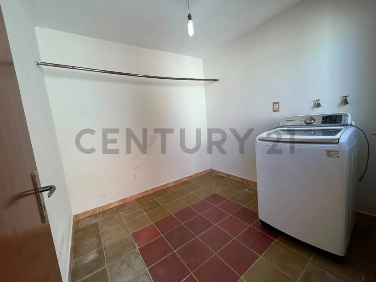 Foto 4 de Casa Totalmente Amoblada en Alquiler